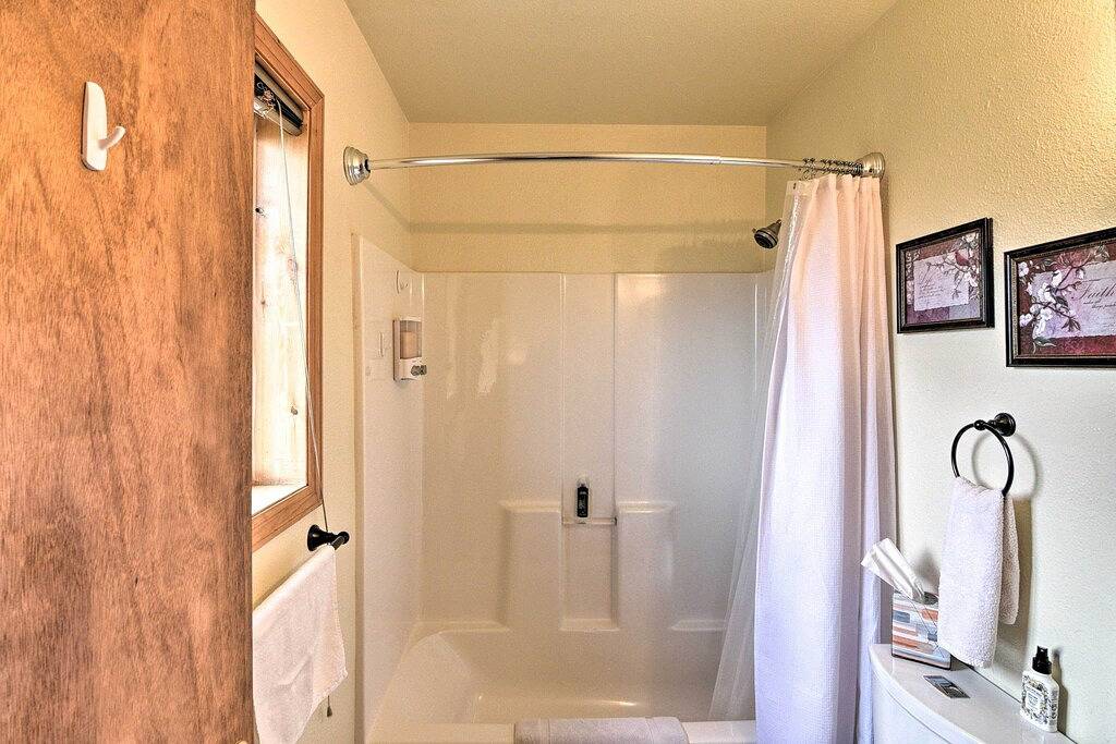 Geräumiges Buena Vista Home mit Feuergrube in der Nähe von Skilaufen! in Buena Vista, Chaffee County