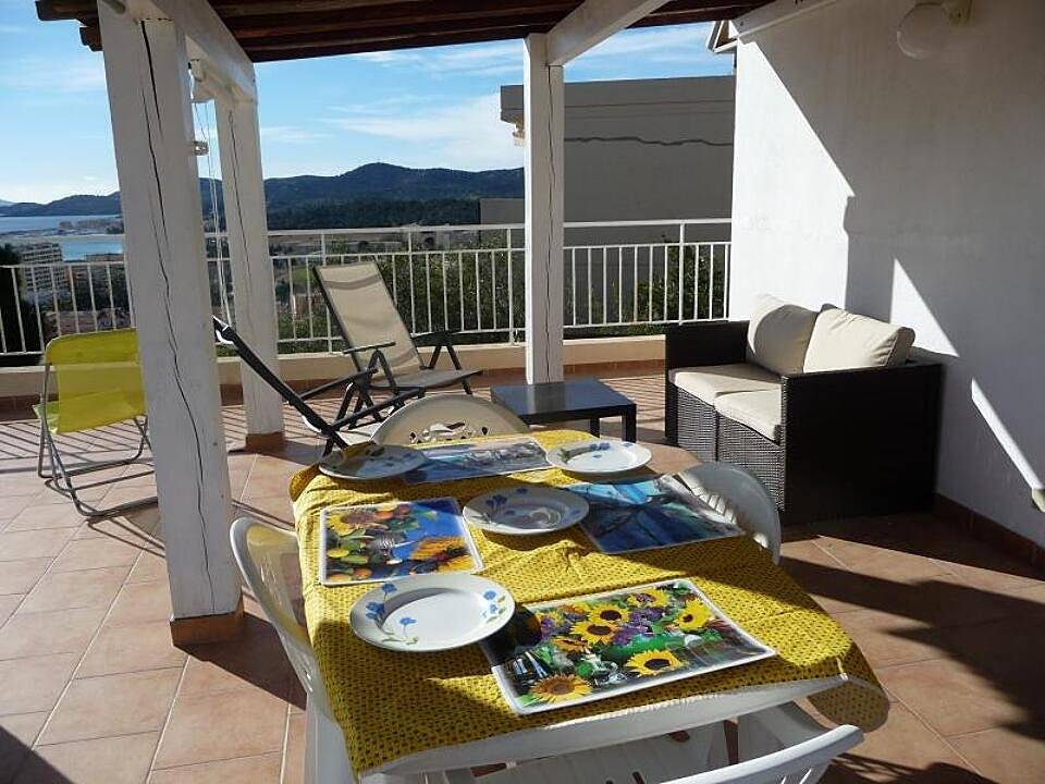 Studio entier, Studio Amiradou avec large terrasse vue mer au Lavandou in Le Lavandou, Région de Toulon