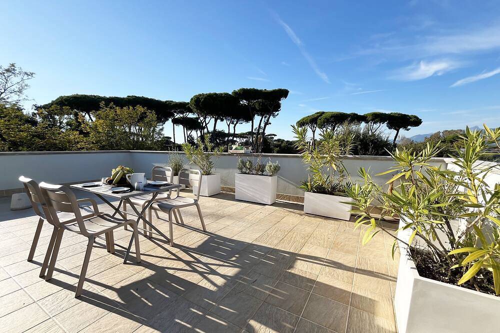 Appartamento intero, Rooftop Versilia, Casa Glicine a due passi dal mare in Marina di Pietrasanta, Lido di Camaiore