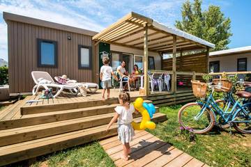 Camping für 4 Personen in Loix, Côte des Fleurs, Bild 3