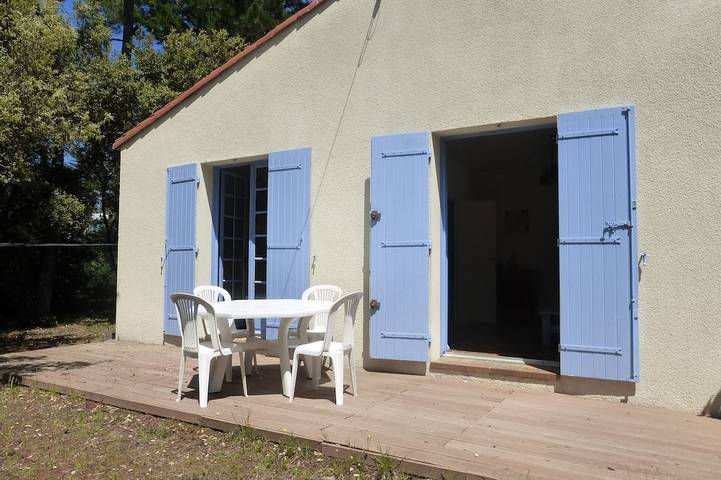 Gîte pour 4 personnes, avec terrasse et jardin dans Plage de la Palmyre