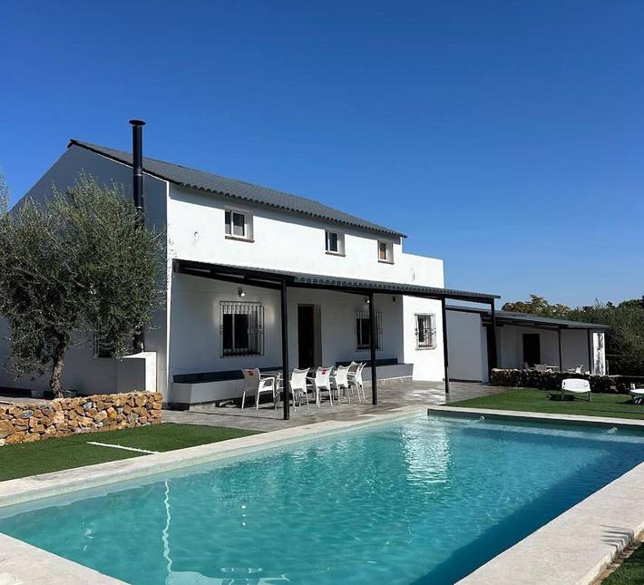 Casa de vacaciones para 18 personas, con Terraza y Piscina en Madrid