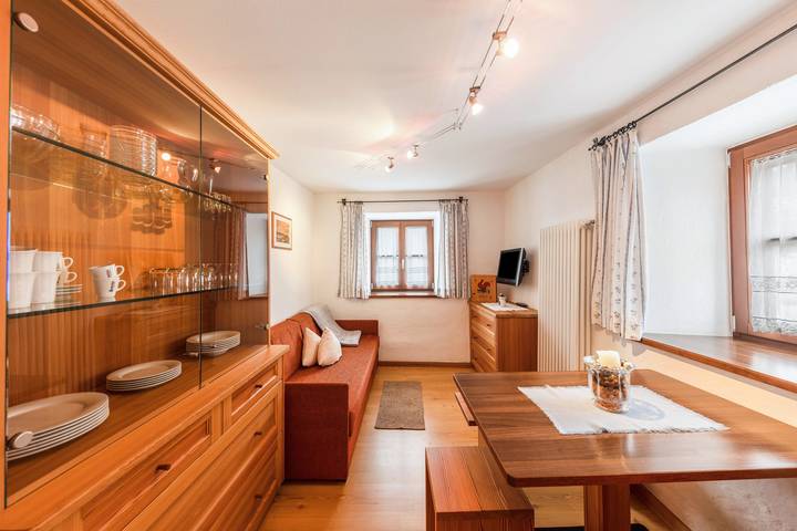 Entire apartment, Holiday Apartment "Florerhof Ferienwohnung Rose" with Mountain View, Sauna & Garden in Völs am Schlern, Dolomiti Superski