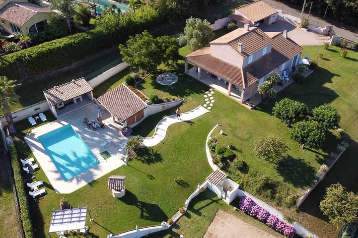 Location de vacances pour 2 personnes, avec Terrasse et Jardin à Eccica-Suarella