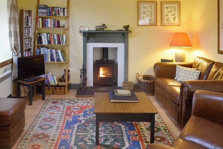 Log cabin for 4 people, with garden, with pets on the Isle of Mull