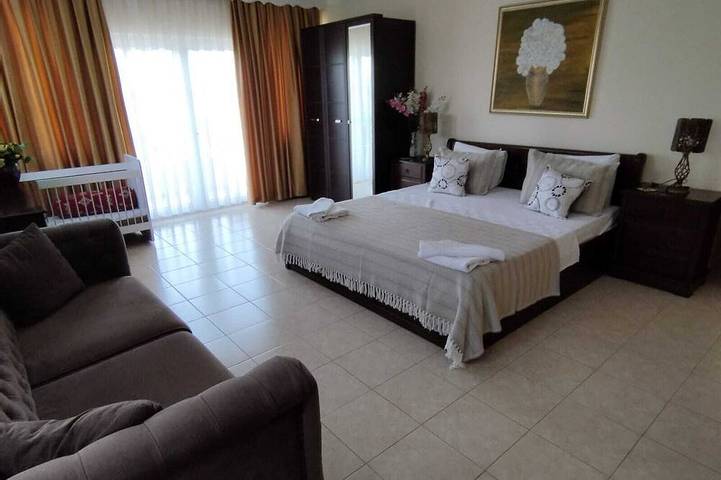 Luxusvilla mit privatem Pool, großem grünen Garten und kostenlosem WIFI unbegrenzt in Fethiye, Türkische Ägäis