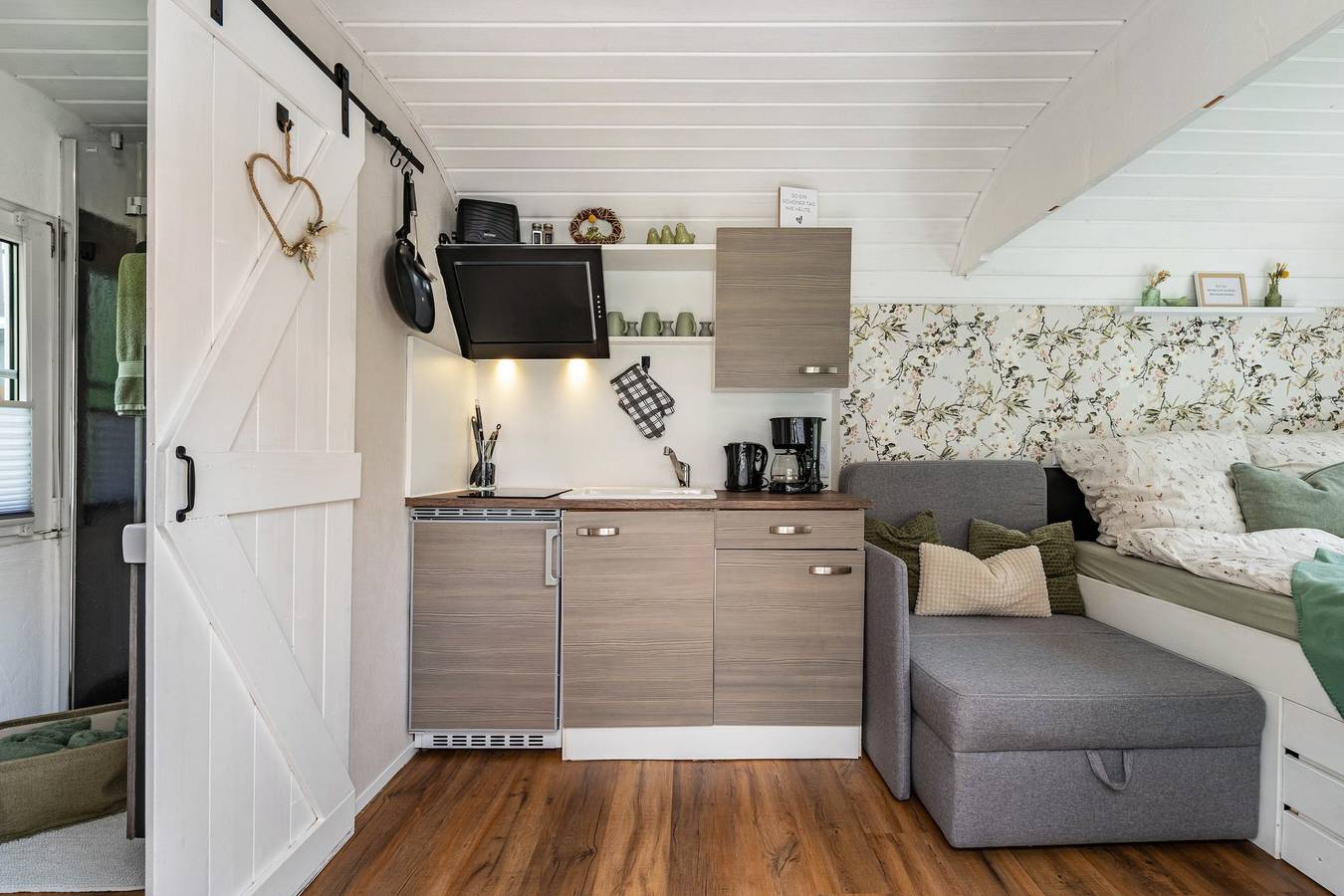 Tiny Home 'Amselnest' met uitzicht op het meer, privéterras en wifi, foto 10