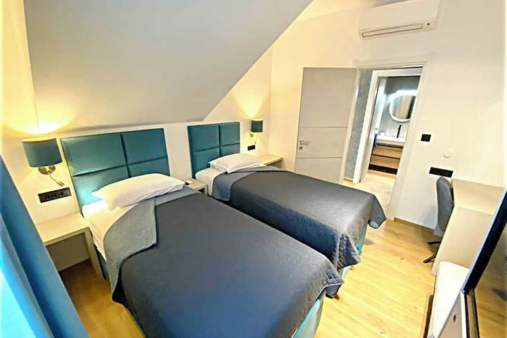 Villa für 4 Personen, mit Terrasse und Garten in Split - 3