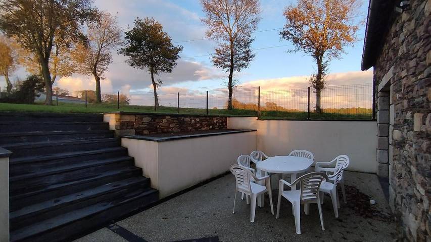 Location de vacances pour 6 personnes, avec vue et jardin à Pleucadeuc - 3