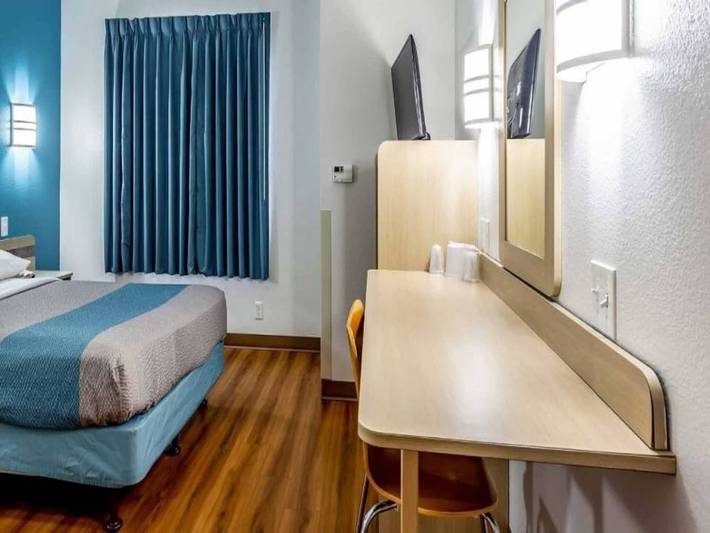 Apartamento entero, 1 cama doble | Acceso para personas con movilidad reducida Ri Shwr, Nsmk in Illinois