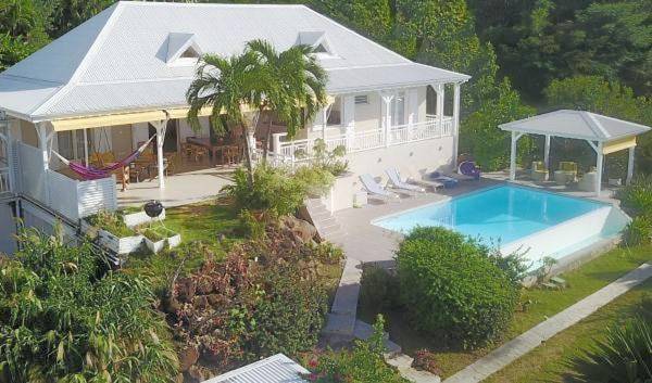 Location de vacances pour 15 personnes, avec piscine ainsi que vue et jardin dans Plage Leroux - 2