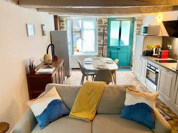 Gîte pour 4 personnes, avec terrasse et vue dans Port de Dinan