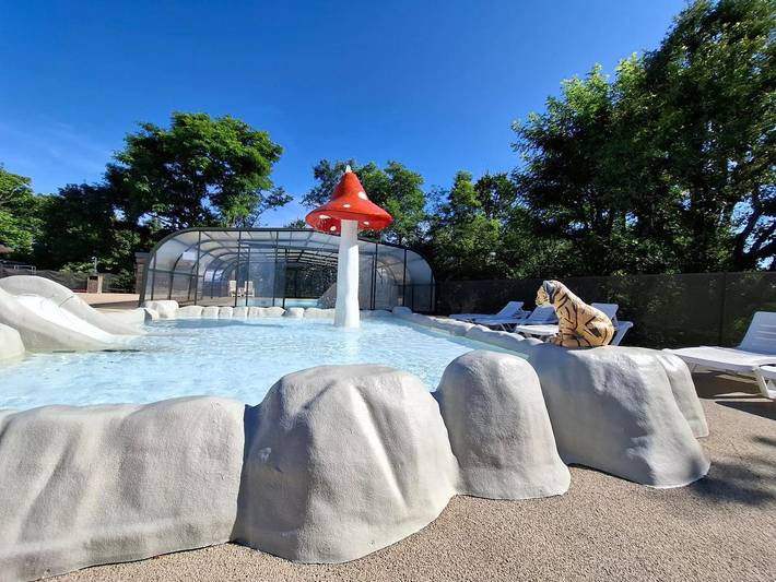 Location de vacances pour 6 personnes, avec piscine et jardin ainsi que jacuzzi et terrasse à Mouilleron-le-Captif - 2