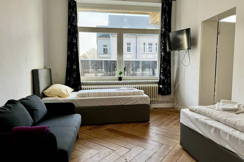 Hansaring 11 W1 - 3 Schlafzimmer (Mit Durchgangszimmer) in Neumünster, Schleswig-Holstein Binnenland