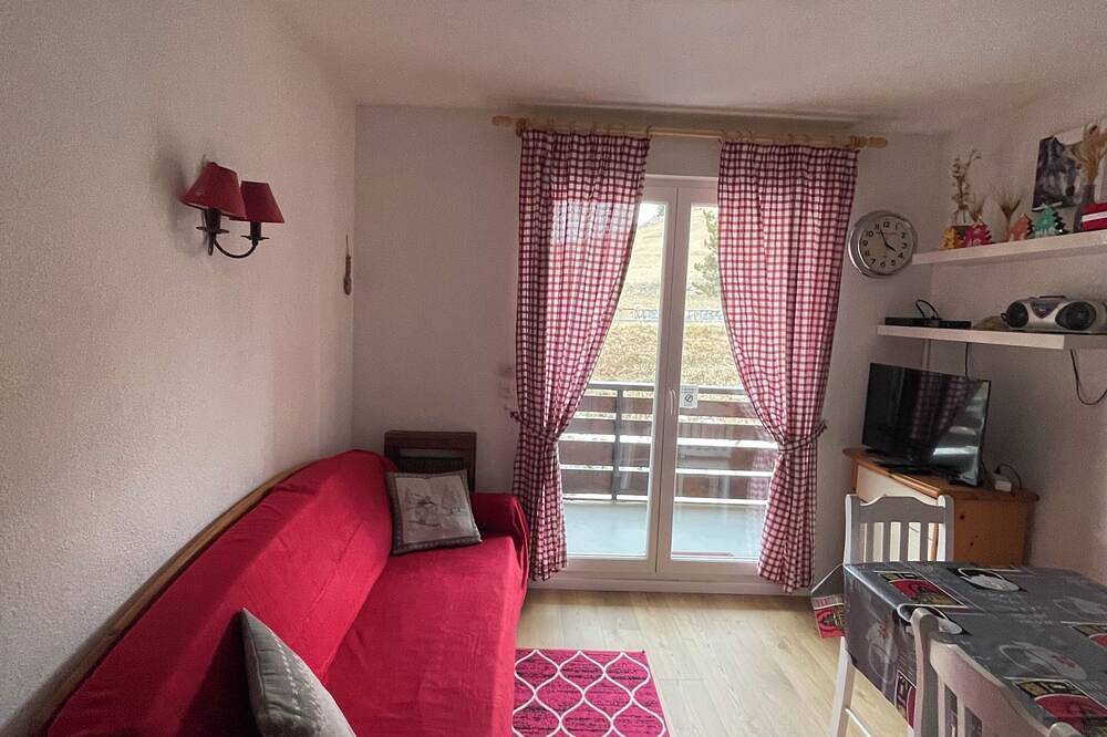 Appartement entier, ⛷️ Auron – T2 + cabine avec piscine chauffée & parking privé couvert in Auron, Saint-Étienne-de-Tinée