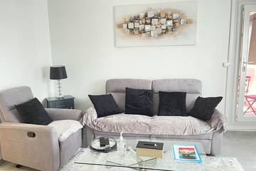 Gîte pour 4 personnes, avec balcon et jacuzzi à Saint-Priest