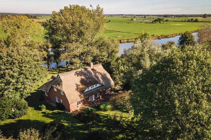Ferienhaus für 8 Personen, mit Terrasse und Garten in Breiholz