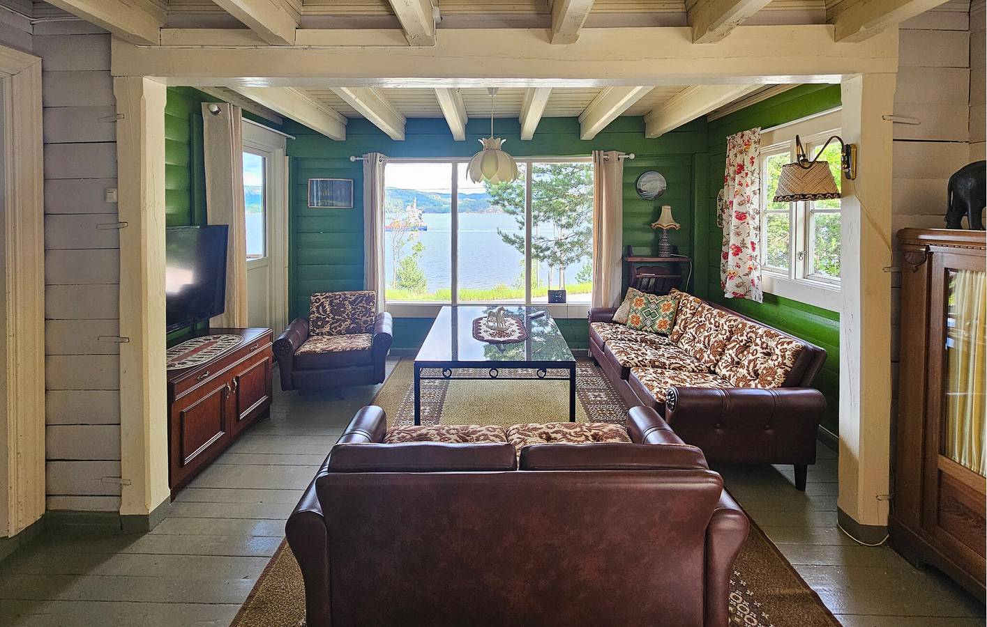 Ferienhaus für 7 Personen mit Garten in Svelvik