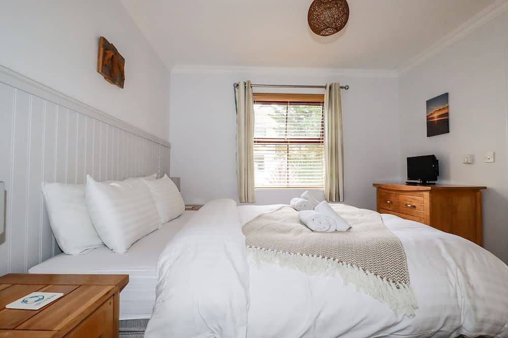 The Dunes, pet friendly, with a garden in Crantock in Crantock, Cornwall