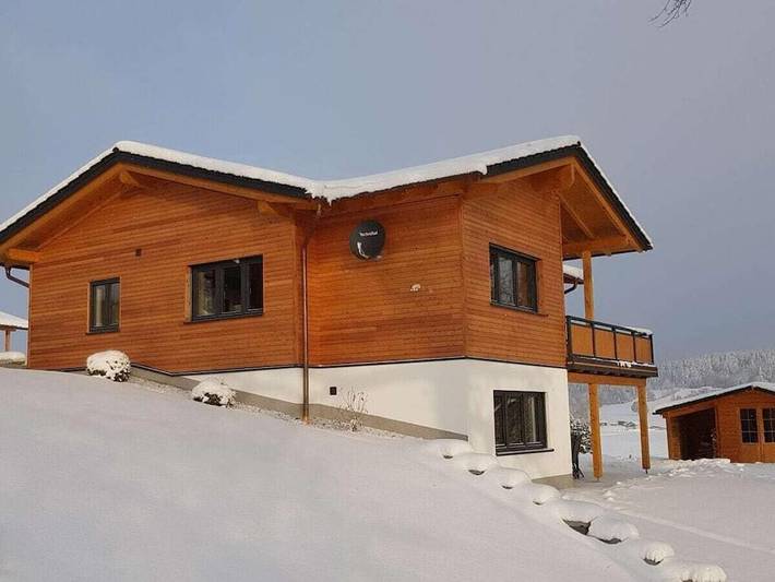 Chalet für 6 Personen, mit Balkon und Whirlpool sowie Terrasse und Sauna