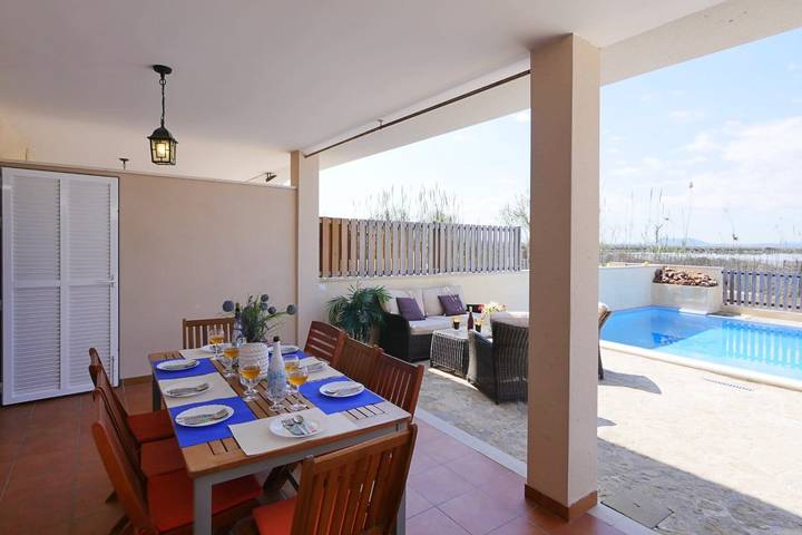 Villa für 8 Personen, mit Balkon und Garten sowie Seeblick in Playa de Muro - 4