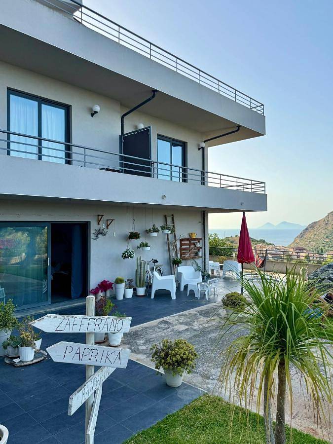 Appartamento per 6 persone, con panorama e giardino in Patti