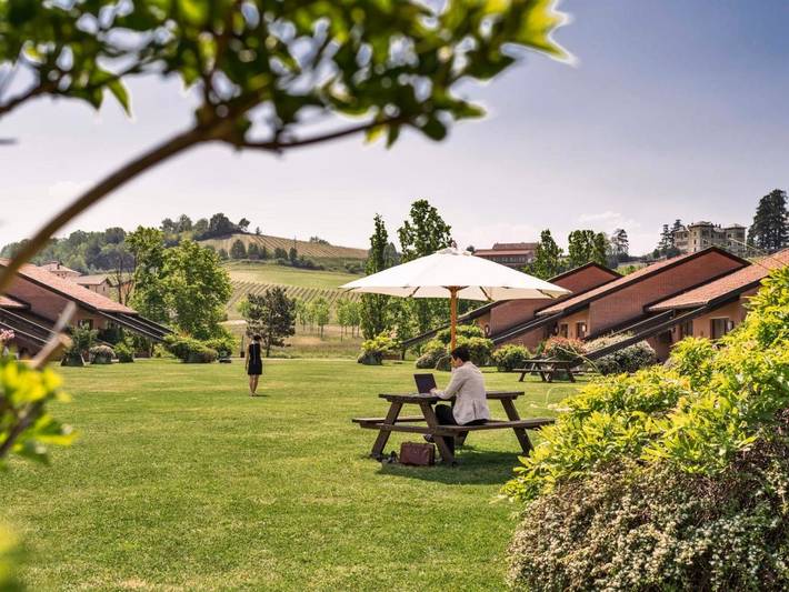 Hôtel pour 3 personnes, avec Balcon et Terrasse ainsi que Jardin et Piscine à Serravalle Scrivia