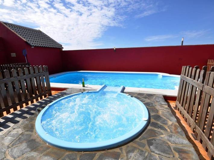 Camping pour 6 personnes, avec piscine et terrasse ainsi que jardin et jacuzzi à Conil de la Frontera - 4