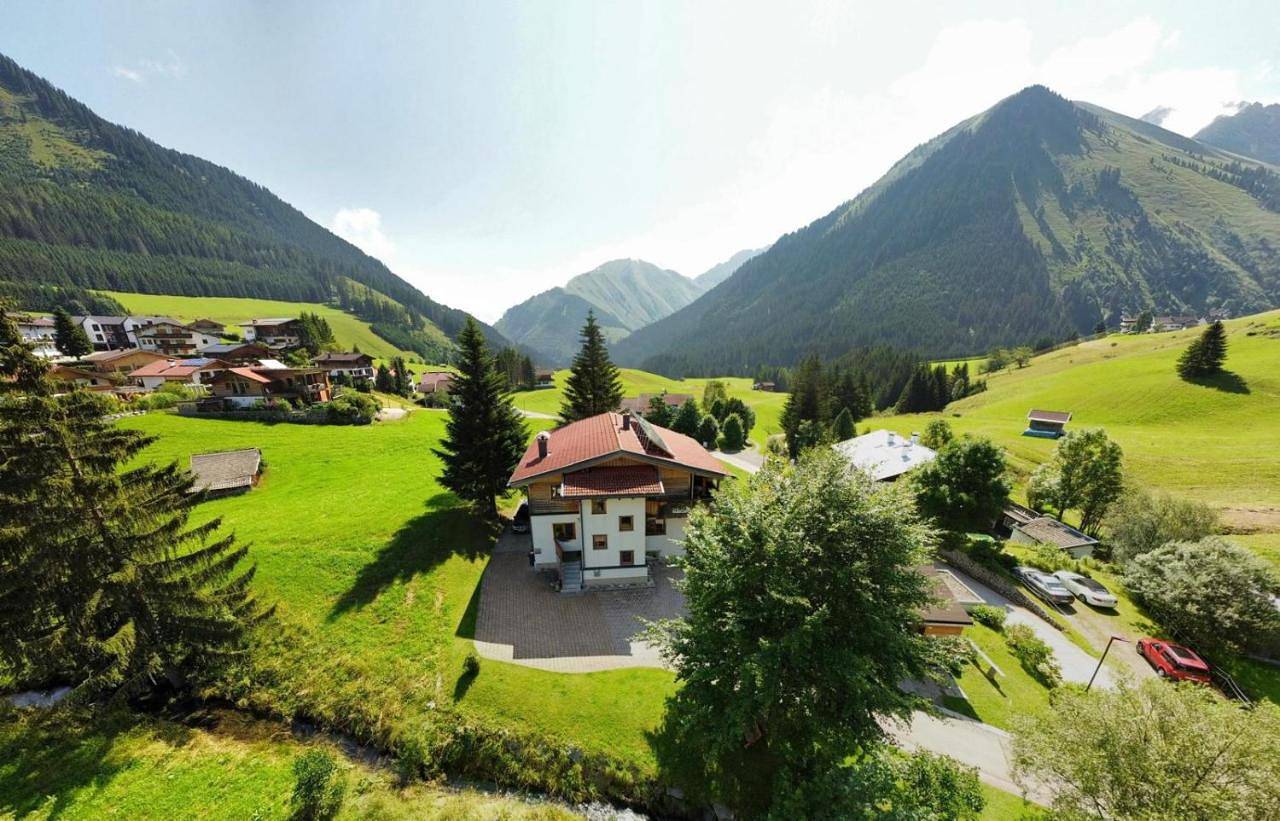 Aparthotels Berwang / Haus Wiesengrund in Lechtal Alps, Berwang