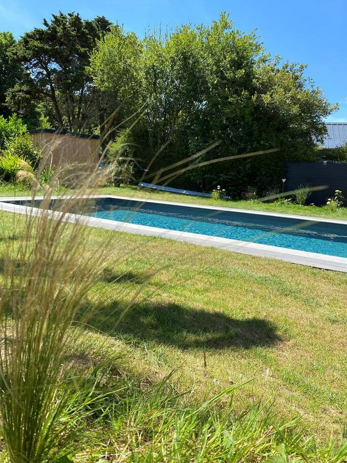 Gîte pour 7 personnes, avec Terrasse et Jardin ainsi que Piscine et Vue à Louannec