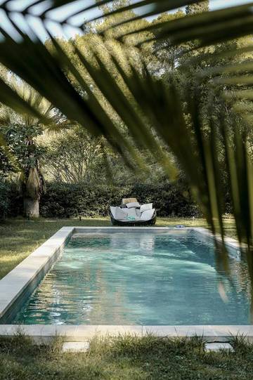 Maison d’hôte pour 2 personnes, avec vue et jardin ainsi que terrasse et piscine, animaux acceptés à Tarascon