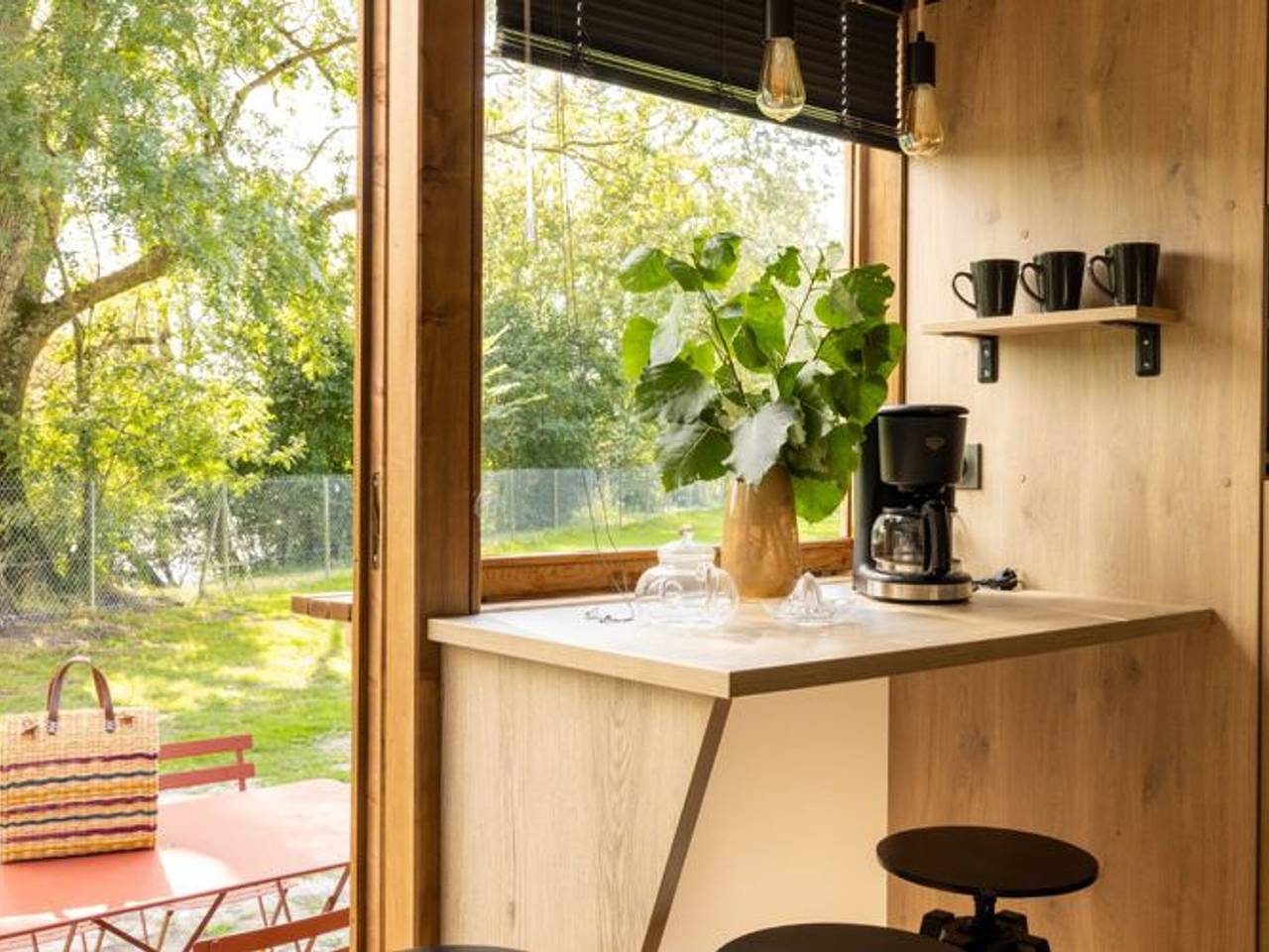 Charmante maison mobile avec piscine et vue sur la rivière à Saintes in Saintes, Région de Saintes