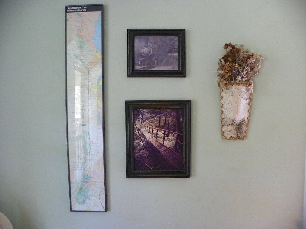 Romantisches Häuschen ~ Hot Tub ~ Spaziergang in die Stadt ~ Wi-Fi ~ Tiere ~ in Hot Springs (NC), Madison County (NC)