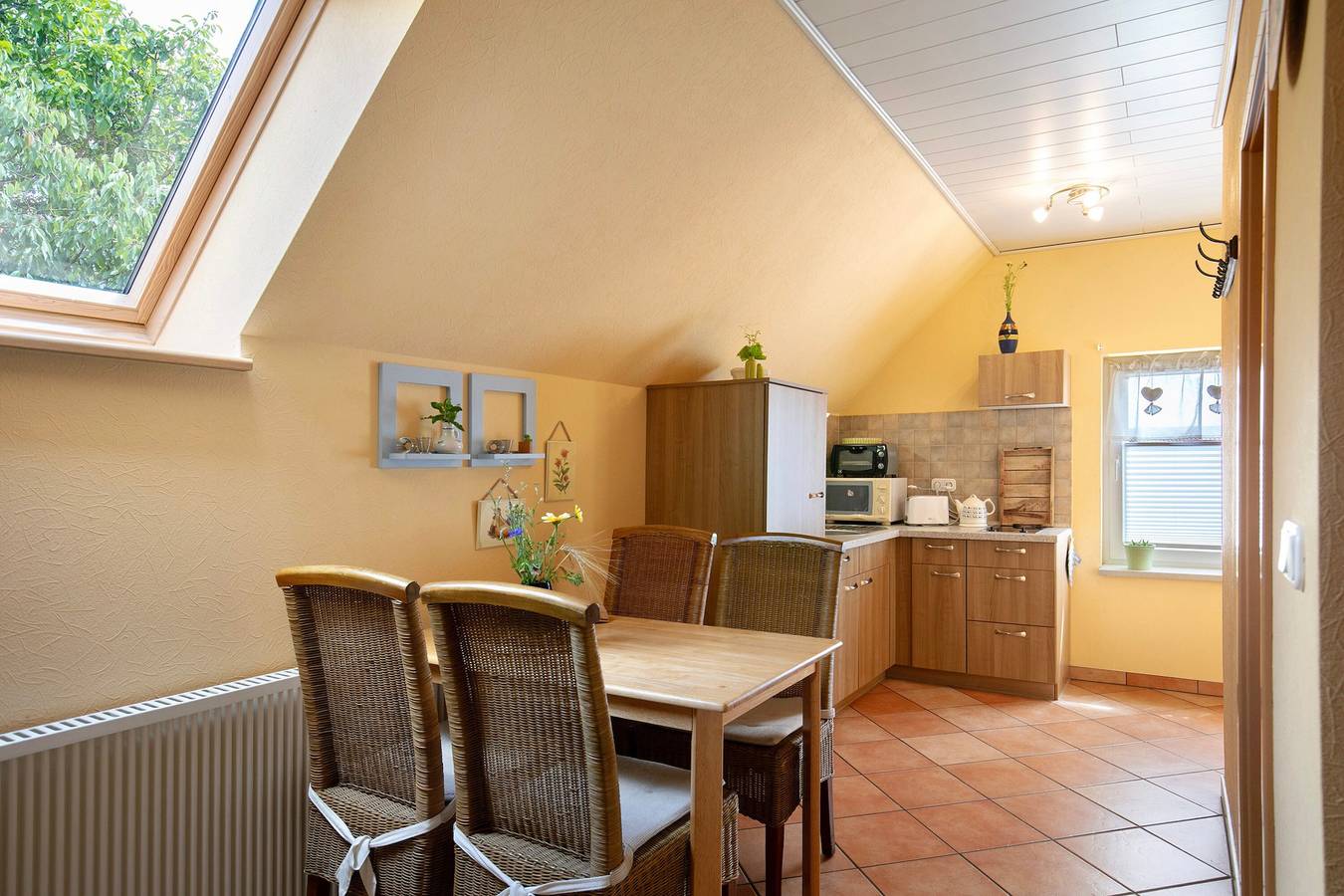 Apartamento entero, Apartamento 'Fewo 1' con terraza privada, jardín privado y Wi-Fi in Friedrichswalde, Barnimerland Region