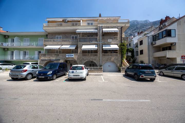 Ferienwohnung für 4 Personen, mit Balkon und Ausblick in Makarska - 4