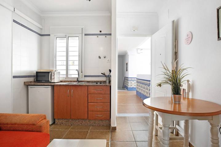 Entire apartment, Studio Apartment "Pacifico 201" in a Residential Area with Wi-Fi in Conil de la Frontera, Costa de la Luz