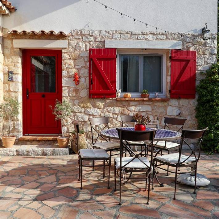 Maison d’hôte pour 2 personnes, avec terrasse ainsi que jardin et piscine