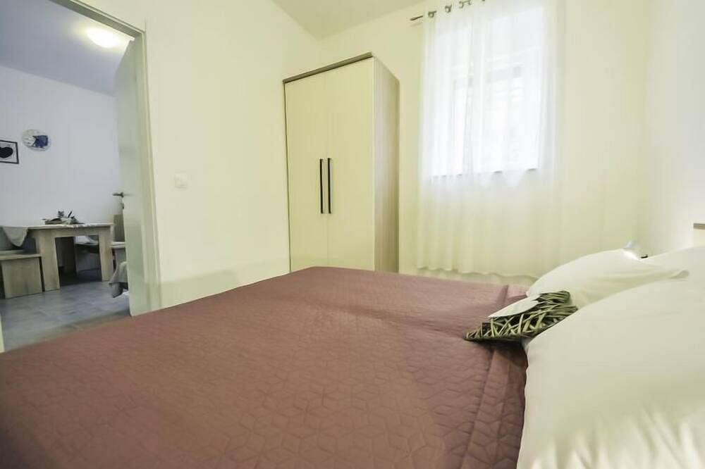 Ganze Wohnung, Snježana by Interhome in Karlobag, Naturpark Velebit