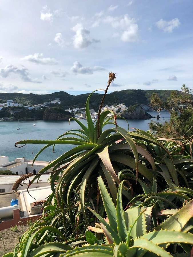 Triple Room with Sea View in La parata, Ponza