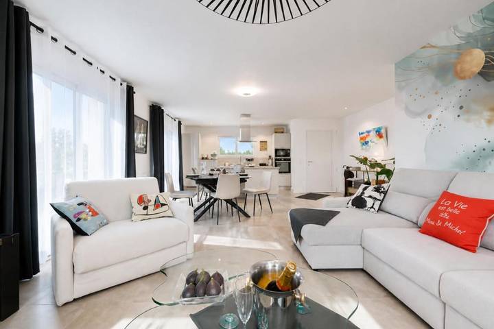 Location de vacances pour 5 personnes, avec jardin et terrasse, animaux acceptés à Ducey