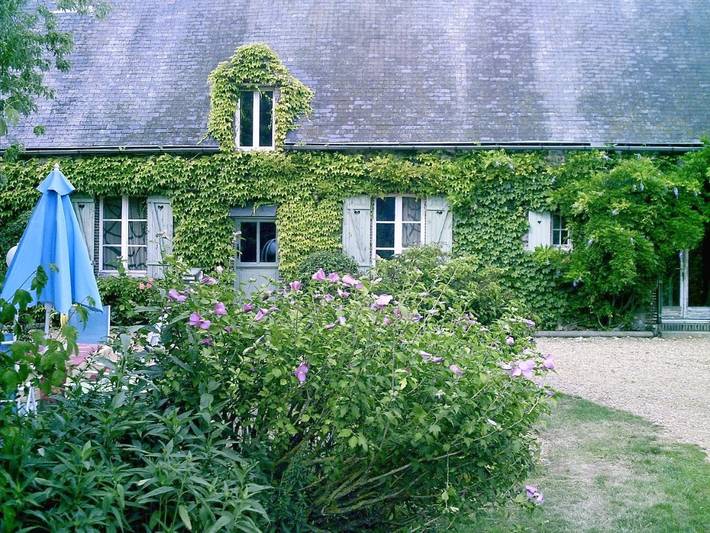 Gîte pour 8 personnes, avec piscine et jardin, animaux acceptés à Saint-Arnoult-des-Bois