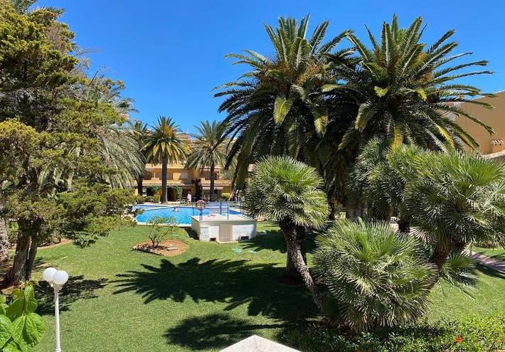 Bungalow für 4 Personen, mit Terrasse und Garten sowie Pool und Ausblick in El Palmar