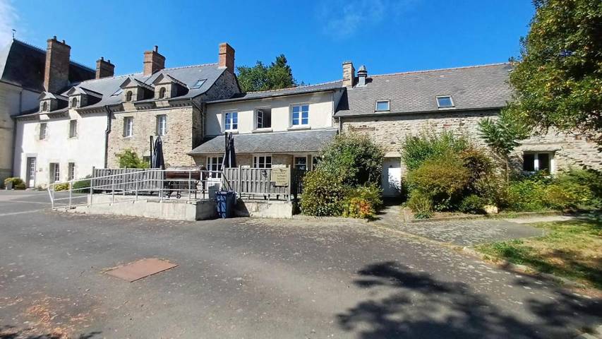 Gîte pour 6 personnes, avec terrasse ainsi que vue et jardin à La Bouëxière - 2