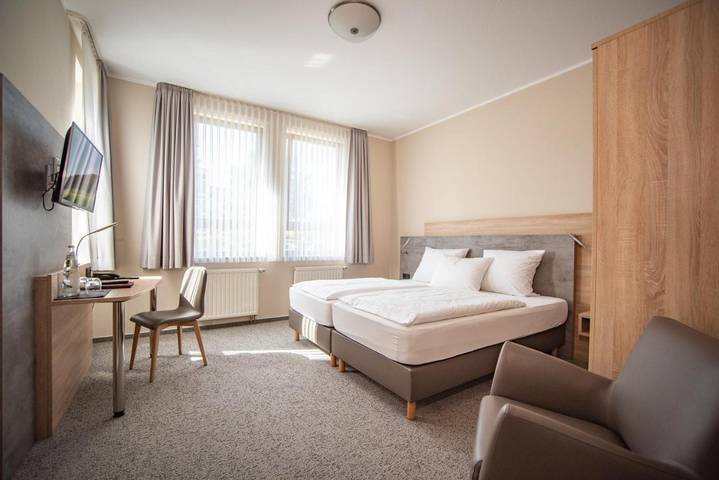 Hotel für 3 Personen, mit Balkon und Terrasse sowie Ausblick in Halle (Westfalen) - 2