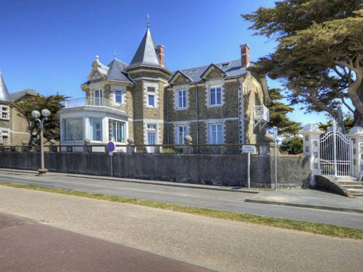 Gîte pour 4 personnes, avec terrasse dans Grande plage de Tharon - 2