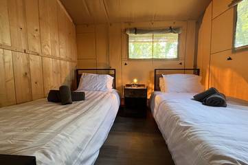Camping for 8 People in Pembrokeshire, South-Wales, Photo 1