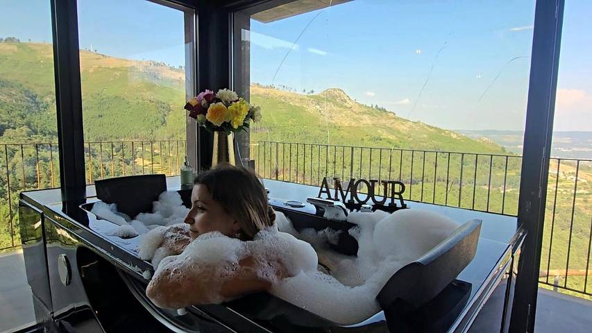 Lodge para 2 pessoas, com jardim e sauna e ainda vista and piscina no Norte