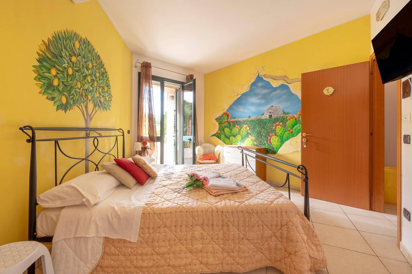 Bed and Breakfast 'Paradise - Sole' con jardín privado, Wi-Fi y aire acondicionado in Melendugno, Provincia de Lecce