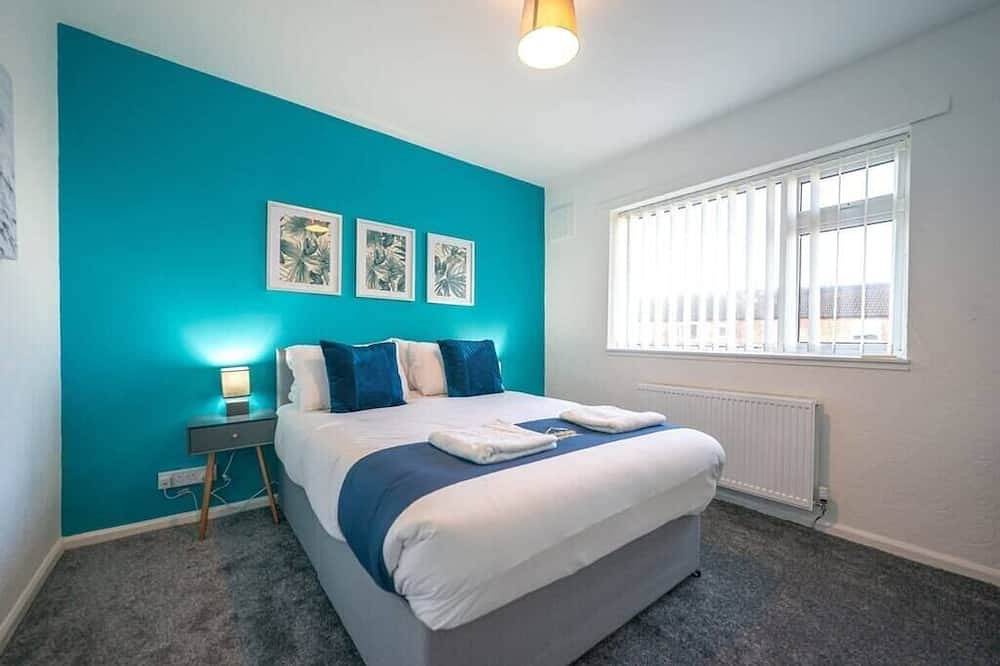 Tranmere House 3 Br Workstays Uk Best Rates Direct in Middlesbrough, North East England
