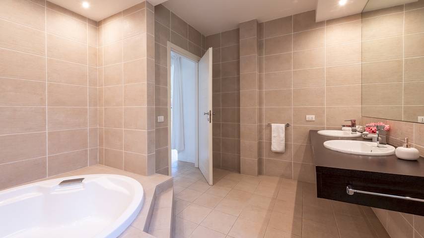 Location de vacances pour 10 personnes, avec jardin et jacuzzi, animaux acceptés à Misano Adriatico - 3